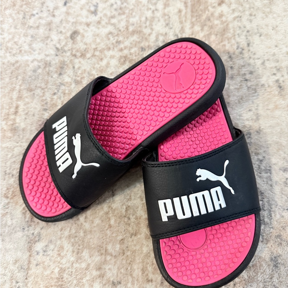 Puma Black and Pink Casual Slides